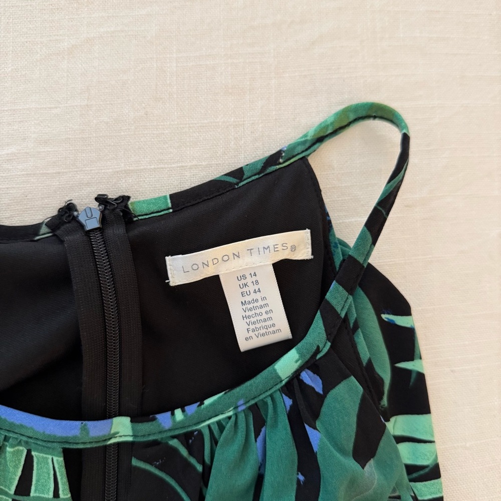 London Times Leafy Green and Black Jumpsuit Size 14 - Picture 3 of 4